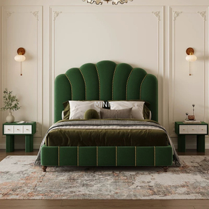 Chambre des meubles vintage Cadre en bois bon lit en velours vert
