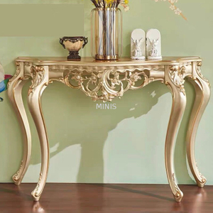 Salon/couloir d'hôtel belle table console en bois doré